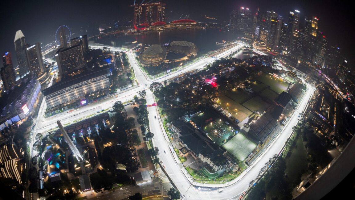 Max Verstappen, Singapur'da F1 sprint yarışını kazandı