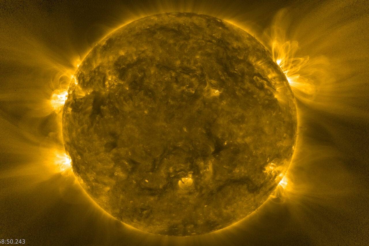 Solar Orbiter, Güneş'teki S-Şekilli Switchback'in Kaynağını Belirledi