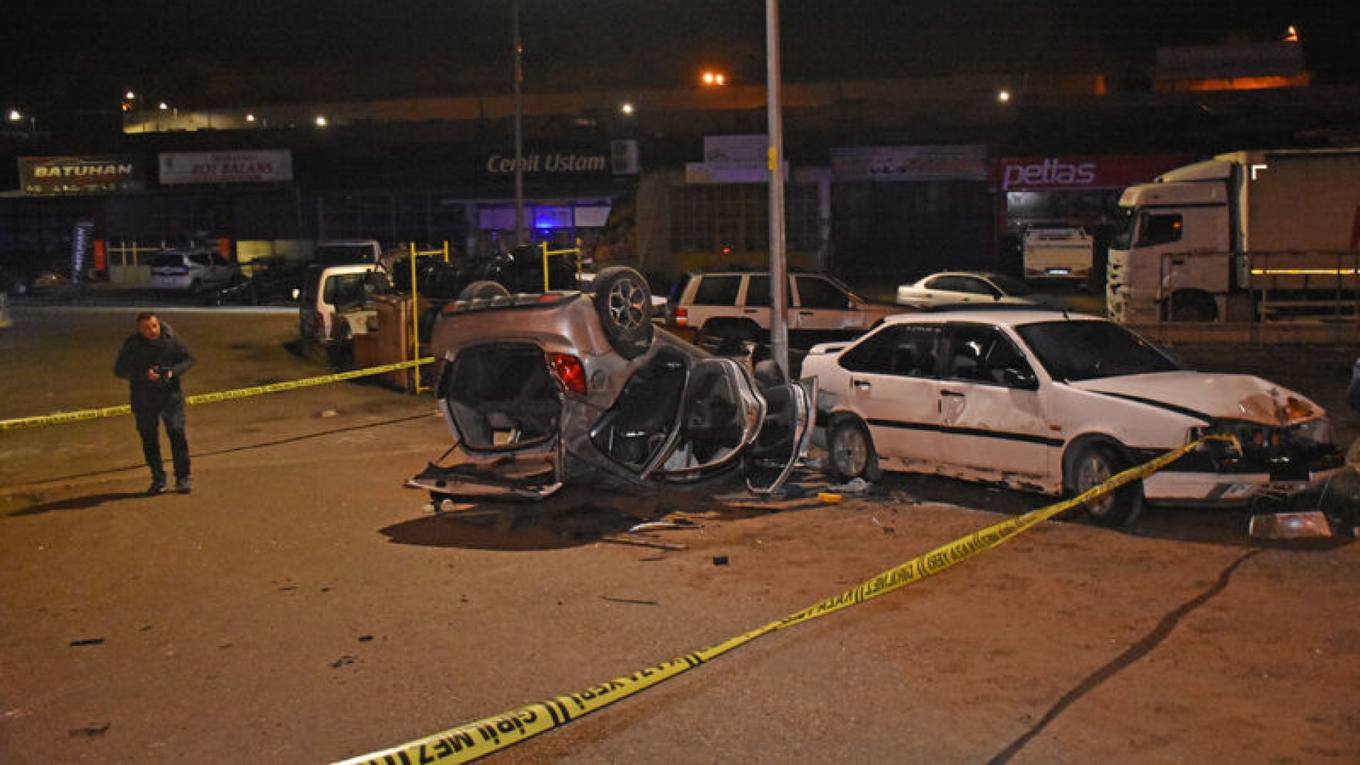 Gümüşhane'de Otomobil Yaya Çarpması 4 Yaralıyı Hastaneye Koydu