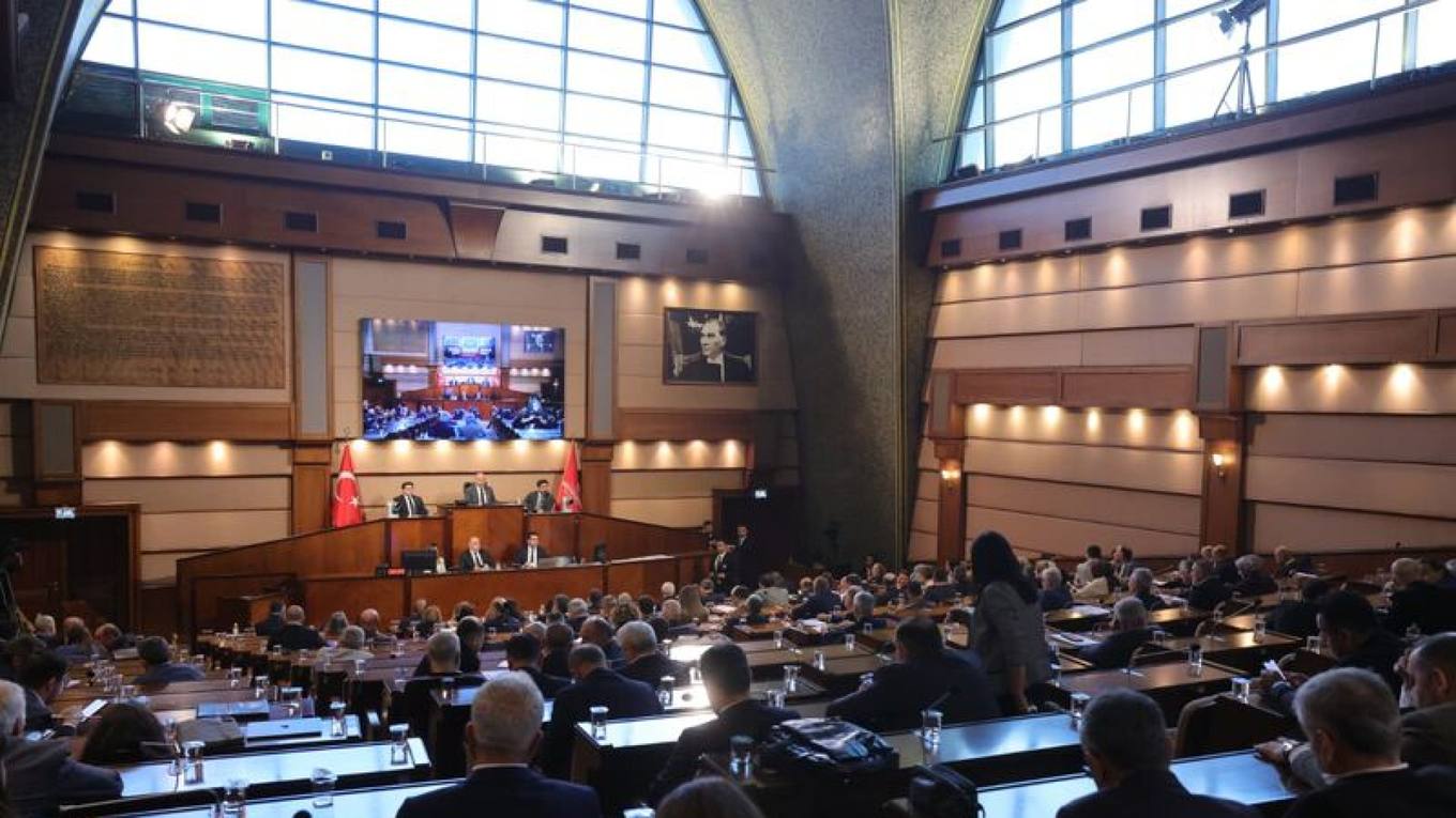 M5 Metro’da Elektrik Arıklaması: Ulaşım Güvenliği Soru Önergesi