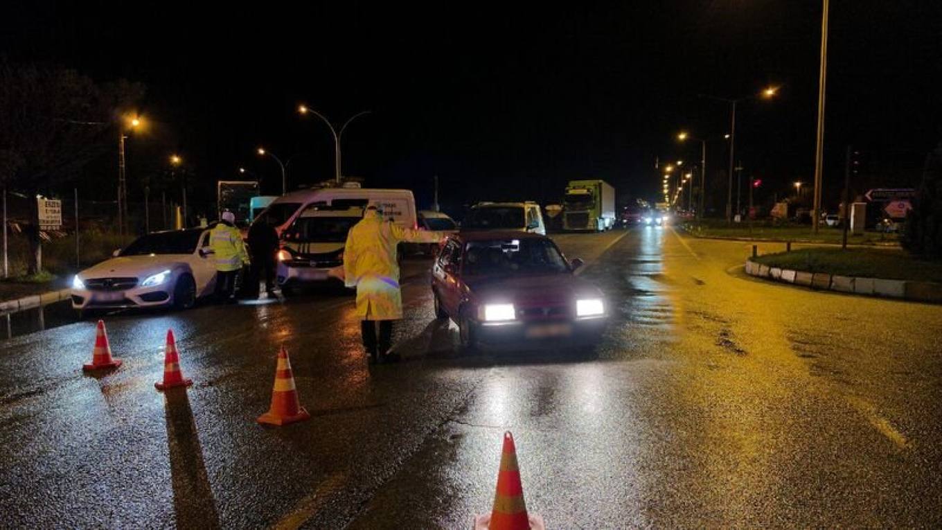 Erzincan-Erzurum karayolu heyelanın ardından açıldı