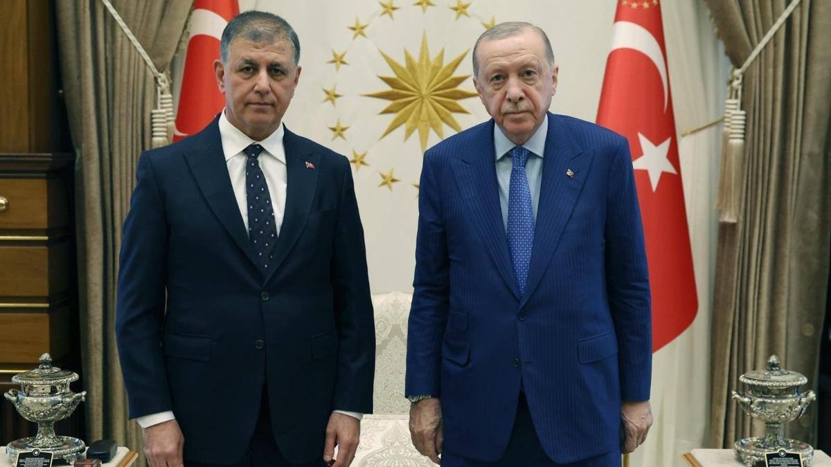 Cemil Tugay'ın AK Parti'ye Geçişi Gündemde