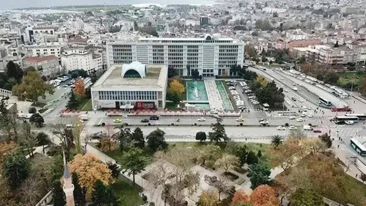 İstanbul Büyükşehir Belediyesi Yolsuzluk Davası Duruşması Ertelendi