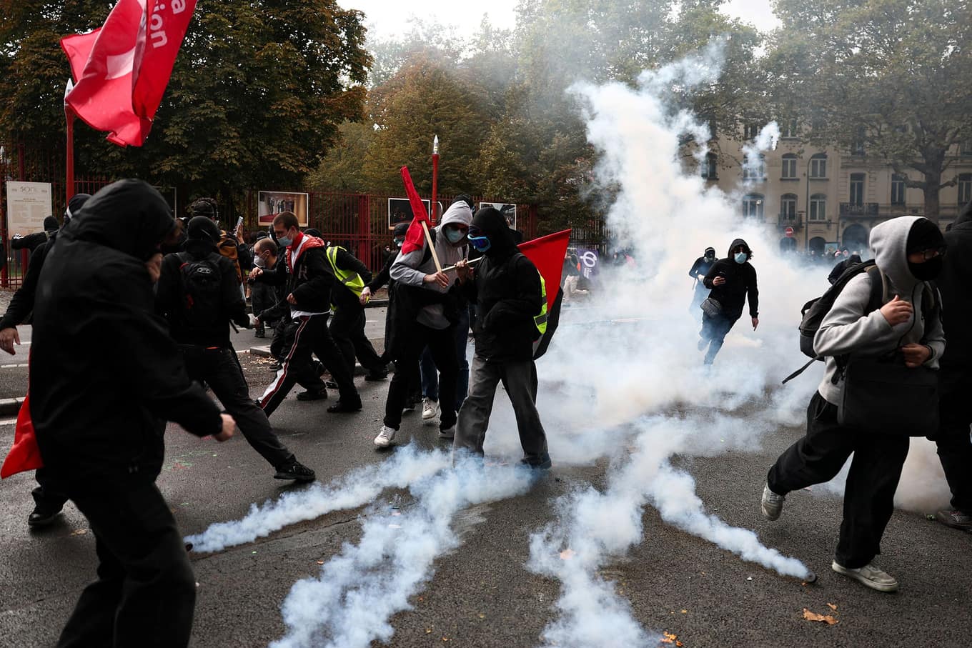 TikTok ve eBay'den Fransa protestoları için acil platform toplantısı