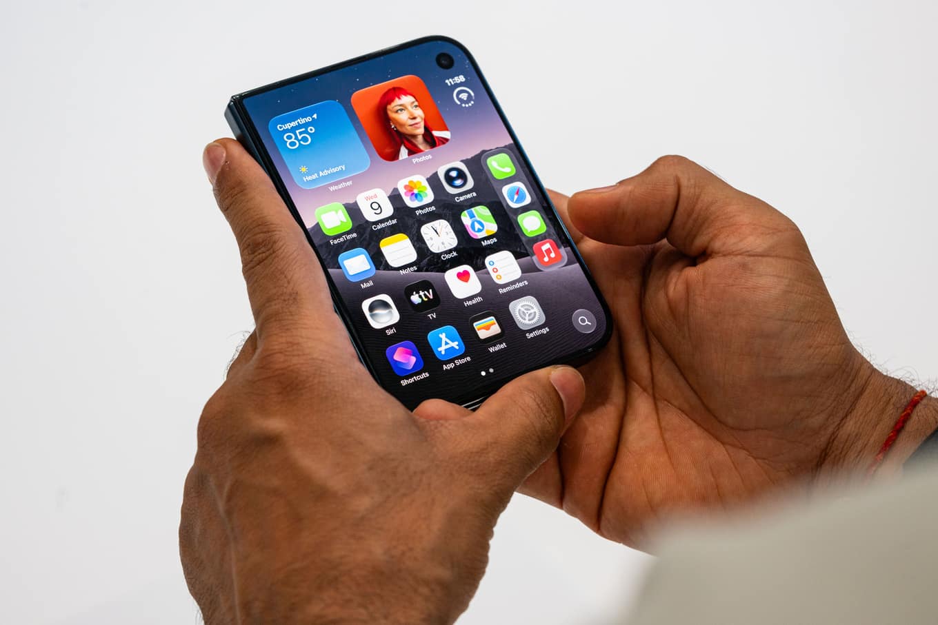 iPhone Duo: Katlanabilir akıllı telefonun detayları
