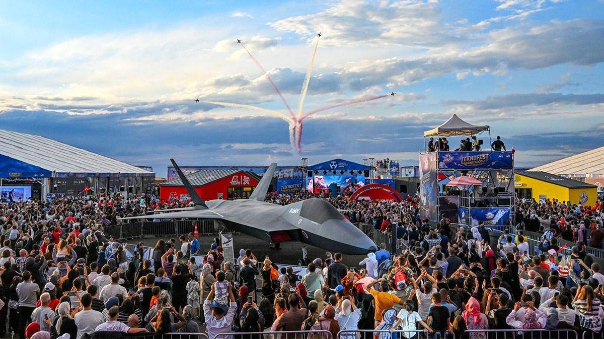 TEKNOFEST Güneydoğu’da Türk Yıldızları Gökyüzünde Işıl Işıl
