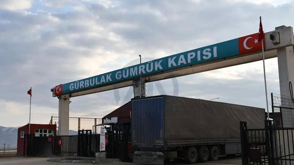Gürbulak Sınır Kapısında Yolcu Bıçakla Gümrük Memurlarını Tehdit Etti