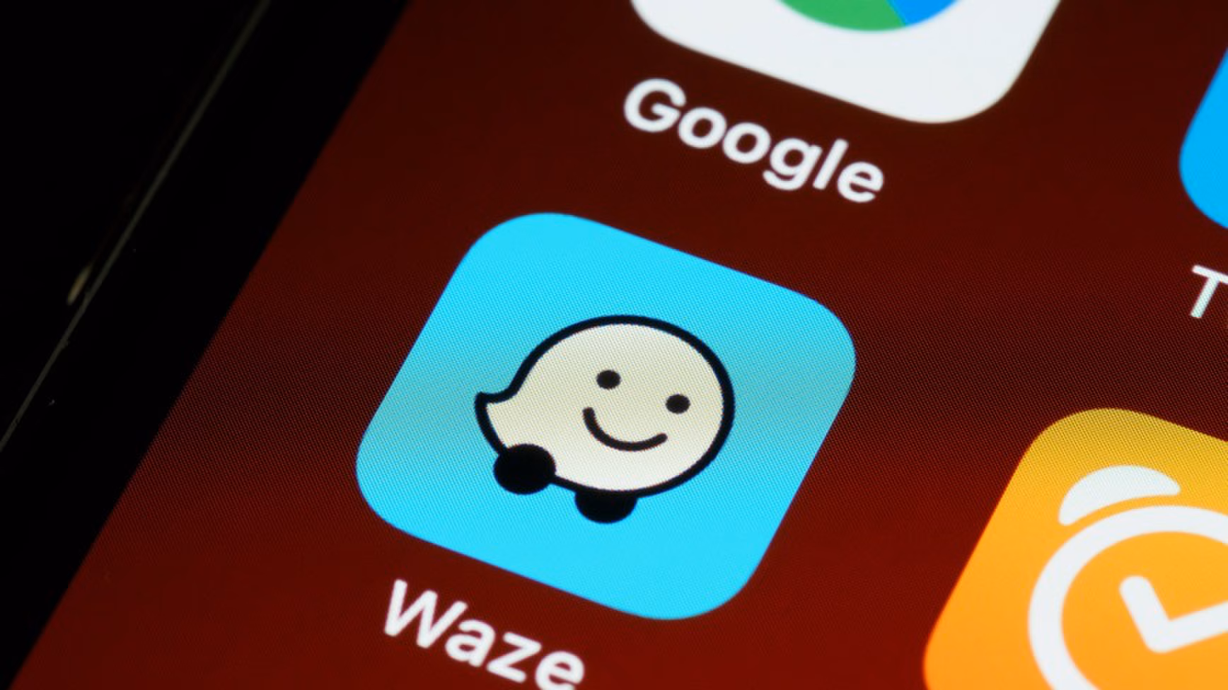Waze uygulamasına tam yasaklama planı Anwar'dan açıklandı