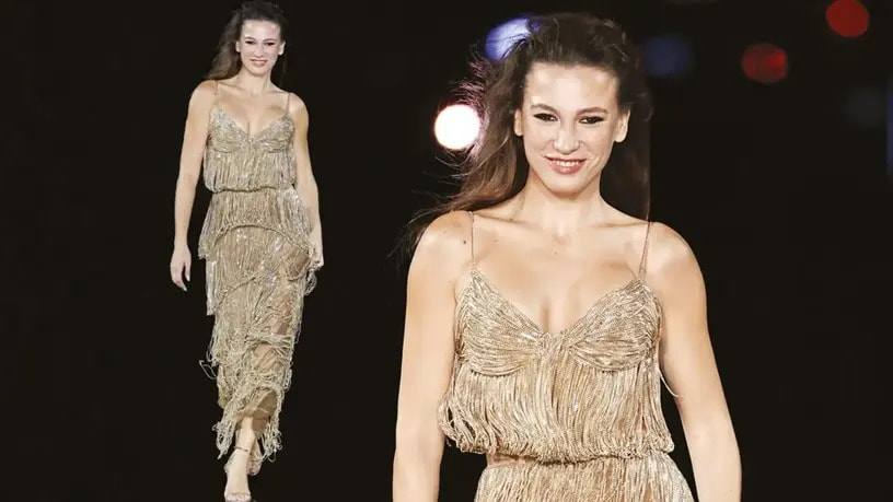 Serenay Sarıkaya 20 Saniyelik Yürümesiyle Moda Dünyasına Yeni Kapı Açtı