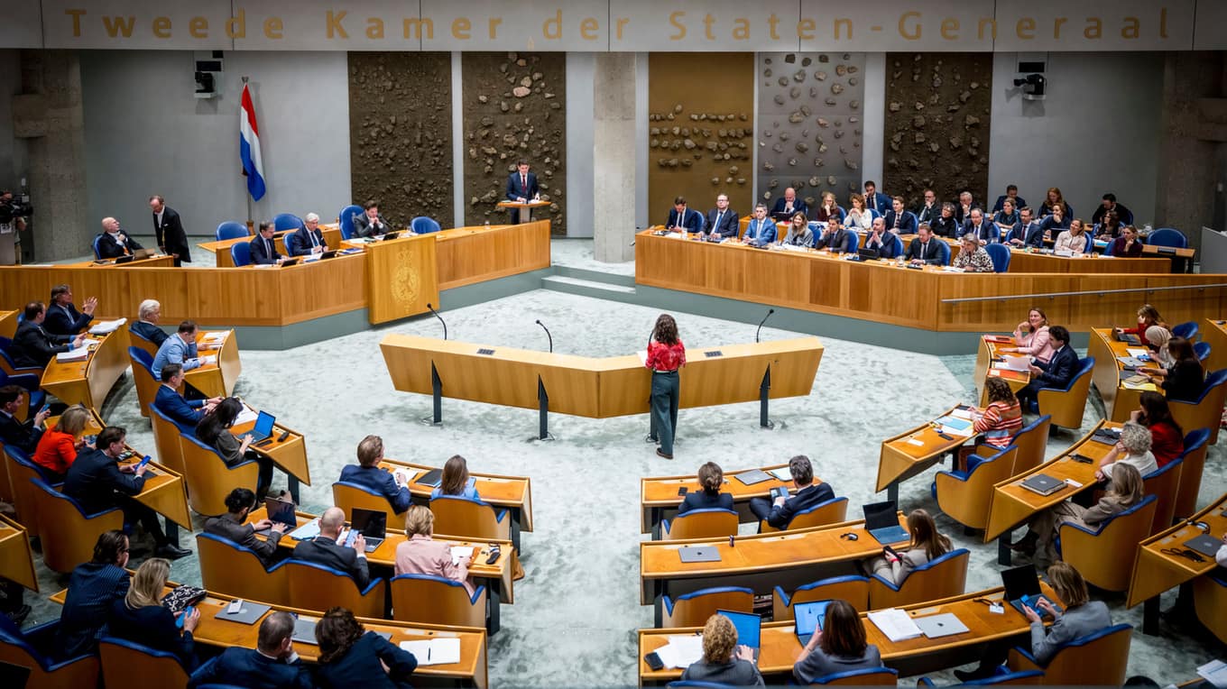 Hollanda Hukumeti AI ile 25 Bin Kadroyu Kesiyor