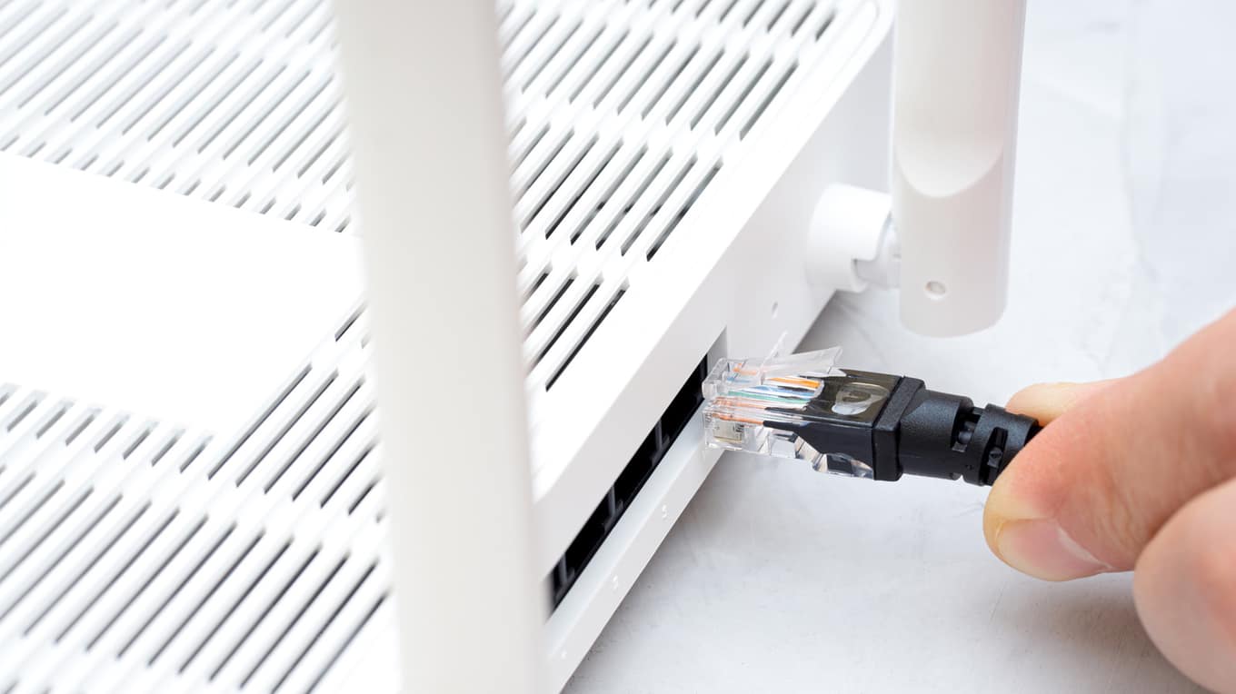 Mesh Wi-Fi sistemlerine Ethernet backhaul ekleyerek hız artırma yöntemi