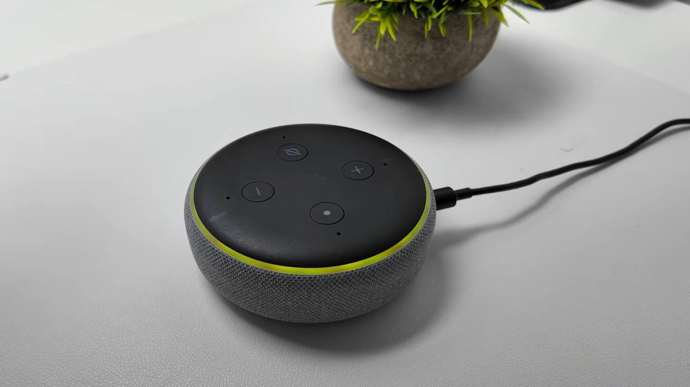 Alexa’nın Sarı Işığı Neden Yanıyor ve Nasıl Kapatılır