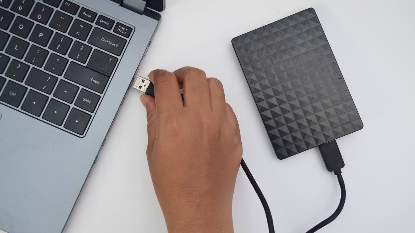 External Hard Drive Zarar Görürse Takılmamalı
