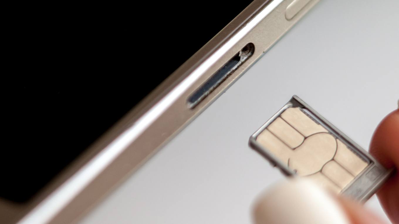 Fiziksel SIM Kart Değiştirme Telefonu Kapalı Yapılmalı mı?