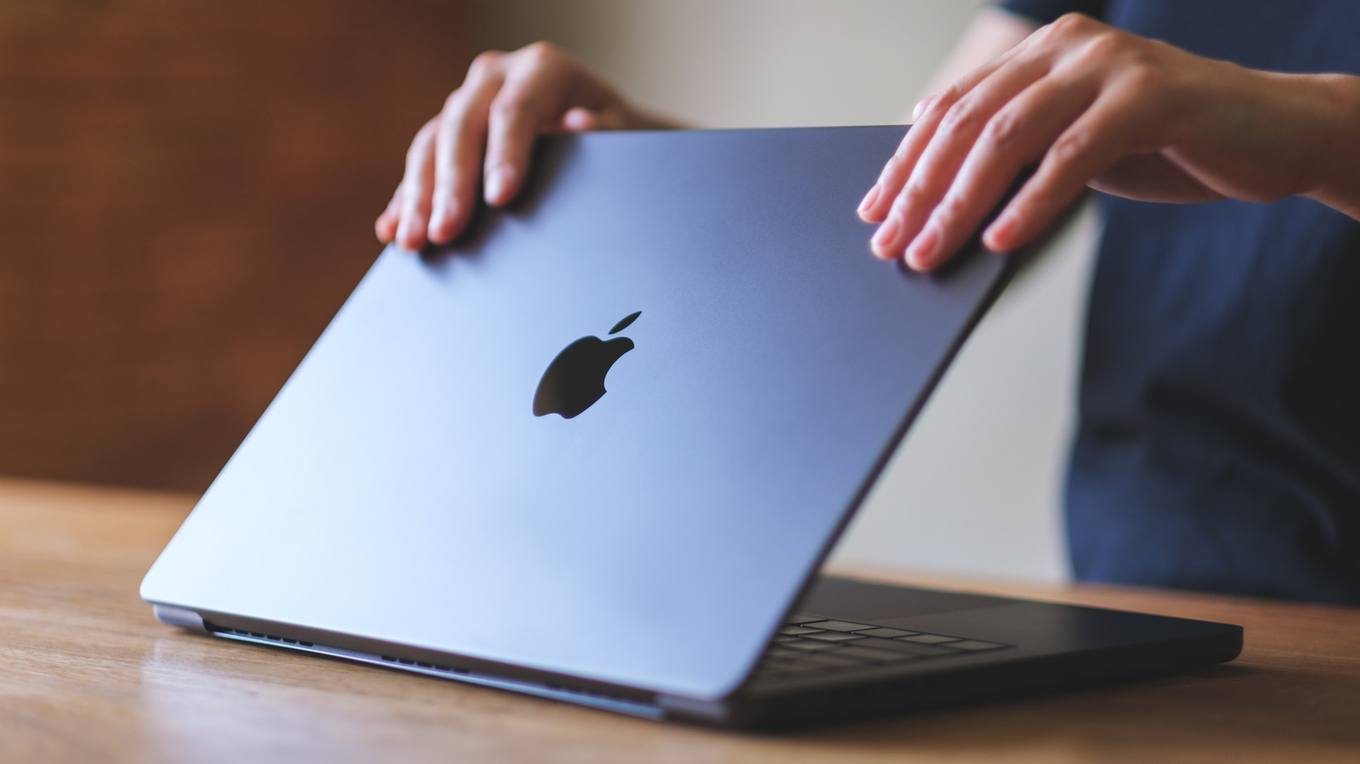 MacBook Ekran Koruyucu Kullanmayın: İşte Nedenleri